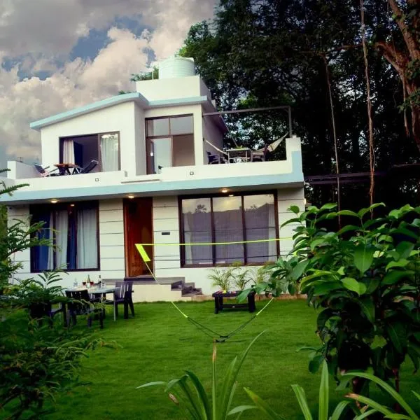 alibaug serenity villa，位于Kolgaon的酒店