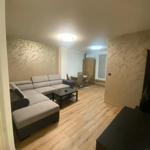 Apartman Harmonija，位于Inđija的酒店