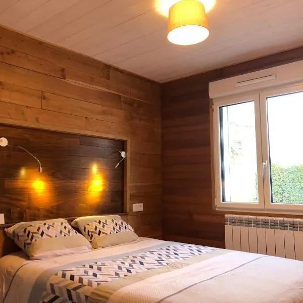 D5 Parking Wifi 3 lits, 2 à 4 pers avec mezzanine petite hauteur et 1 chambre，位于Imphy的酒店