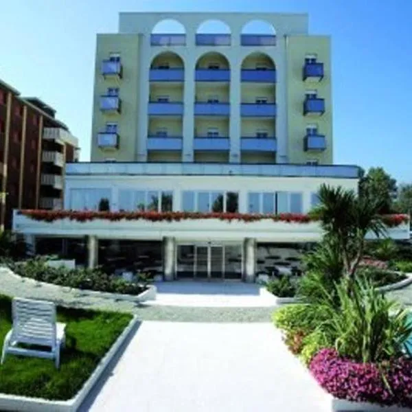 露依格酒店，位于马洛塔的酒店