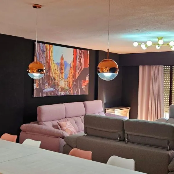 Centro Catedral Carrera 27, 1 plaza de aparcamiento y NETFLIX gratis，位于哈恩的酒店