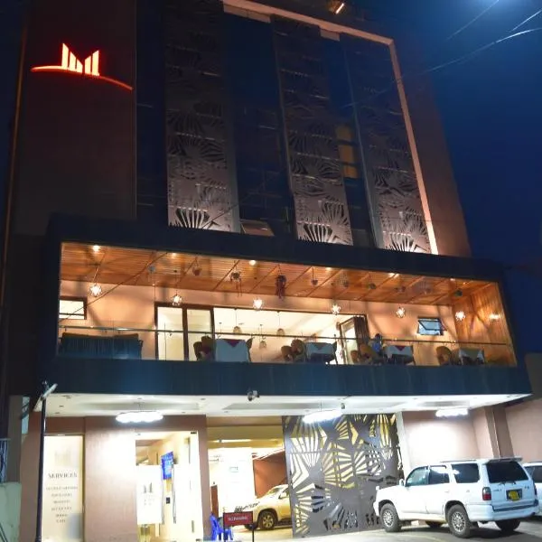Millennium Terrace Hotel，位于Kiteezi的酒店
