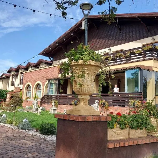 C&C Karo Resort，位于Corhana的酒店
