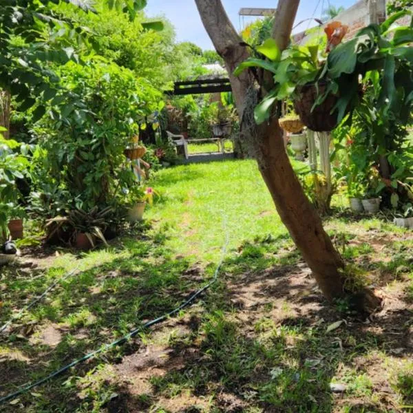 Casa amplia con zonas verdes y cerca a la Basílica，位于Ginebra的酒店