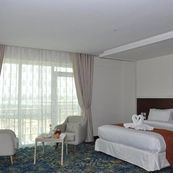 Sur Grand Hotel，位于Rafşah的酒店