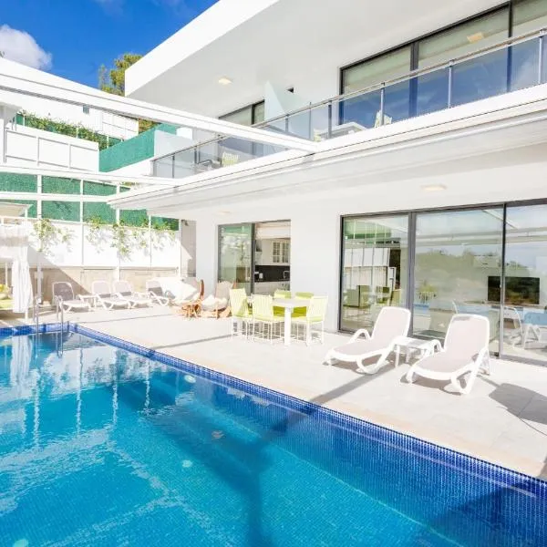 infinity wild，位于卡尔坎的酒店