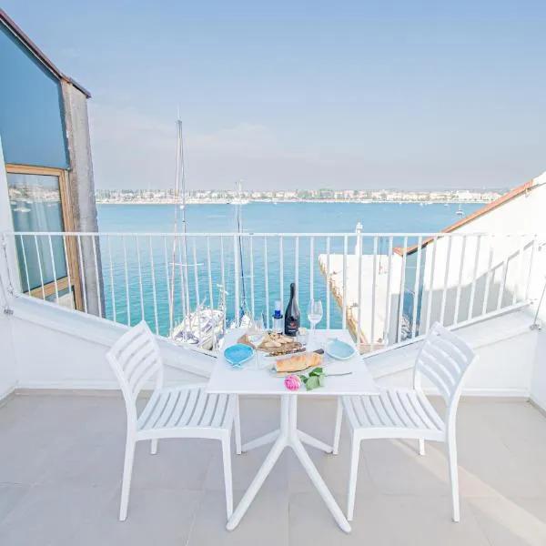 Apartment seafront Umag center old town seaview 4，位于乌马格的酒店