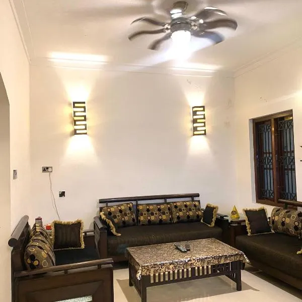 4BR Villa in Gated Spring Field Community, Kannur，位于Mulappilangād的酒店