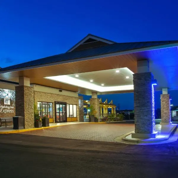 Holiday Inn Express Kitty Hawk - Outer Banks, an IHG Hotel，位于Schooner Ridge的酒店