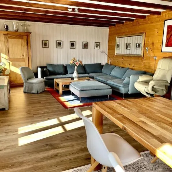 Chalet an sonniger aussichtsreicher Lage，位于Mund的酒店