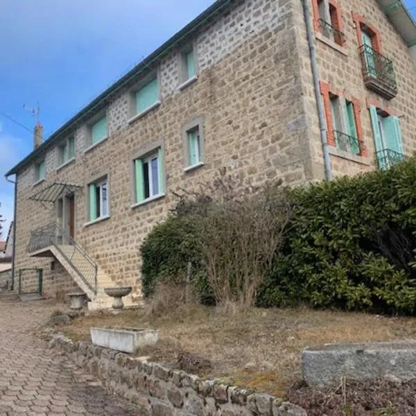Chez Patrice et Marieline F3，位于Usson-en-Forez的酒店