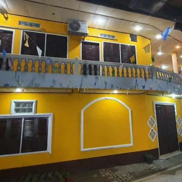 MR Mo Guest House,位于Along的酒店