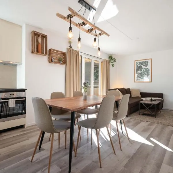 Moderne Wohnung mit Parkplatz，位于奥斯特蒙迪根的酒店