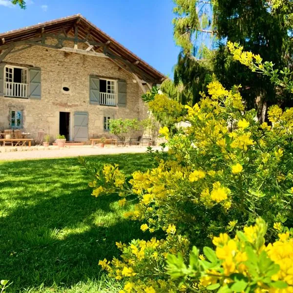 Le Poutic piscine chauffee，位于Labastide-dʼArmagnac的酒店