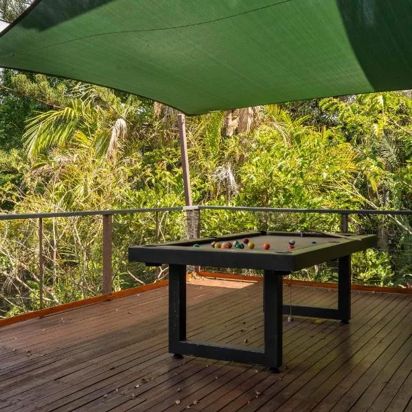 Serenity - Gold Coast hinterland getaway for a couple, family or group，位于Canungra的酒店