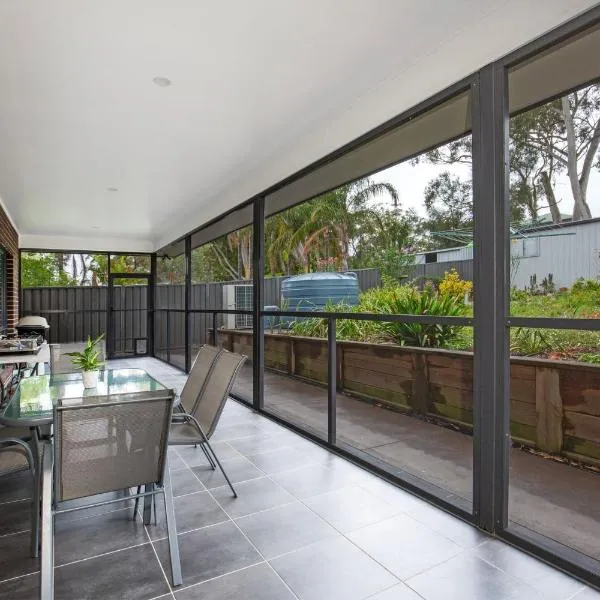 Tangerine - Pet Friendly - 3 Mins Walk to Beach，位于圣殿海岬的酒店