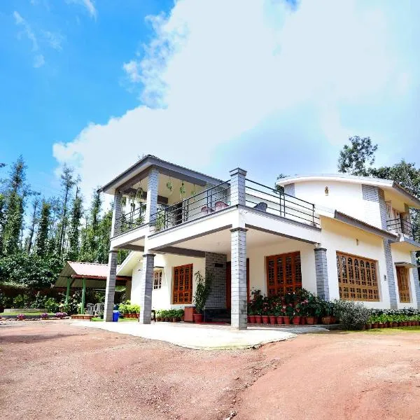 Kodebailu Homestay - 3BH Full Villa, Home Food, Coffee Estate，位于Gonebidu的酒店