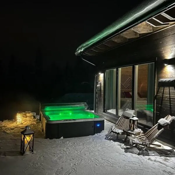 Log house with sauna&jacuzzi!，位于罗瓦涅米的酒店