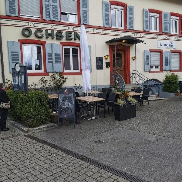 Hotel Ochsen, Dekos Restaurant，位于Steinen的酒店
