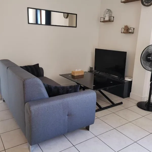 Charmant appartement à 1 minute du lac，位于安锡的酒店