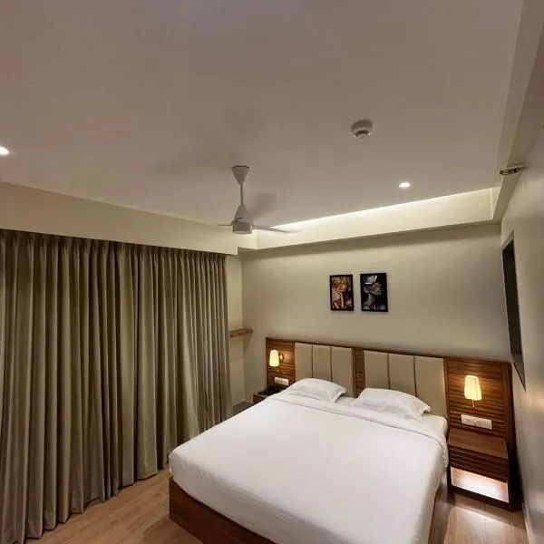 Hotel Krystal，位于Sangli的酒店