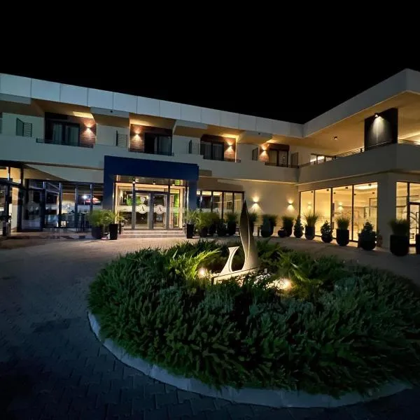 Hotel Angro Palace，位于卡瓦达尔奇的酒店