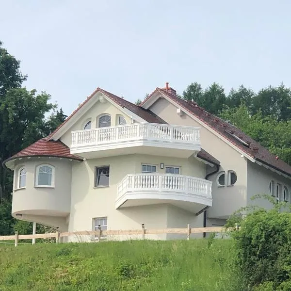 Ferienwohnung RhönPanorama DG，位于Kaltennordheim的酒店