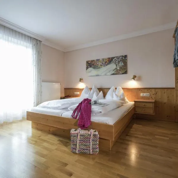 Hotel & Restaurant Ragginger Attersee，位于阿特湖畔努斯多夫的酒店