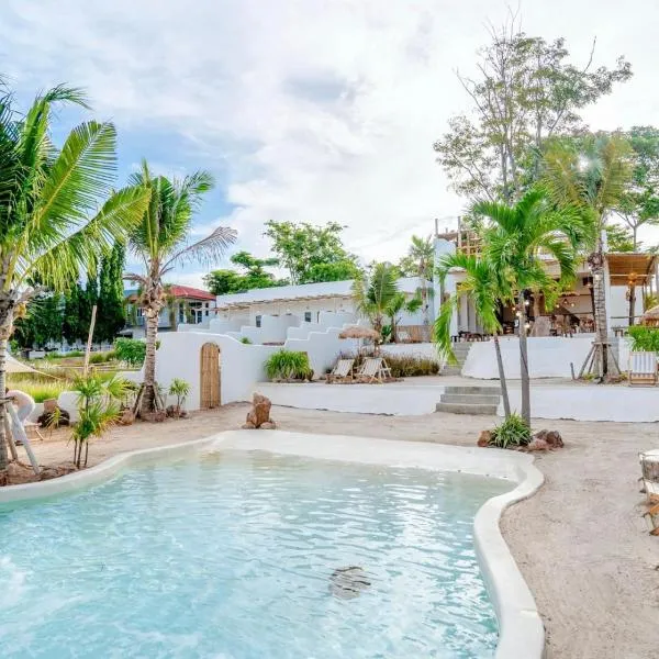 Kamari Cafe&Resort Kohlarn คามารีคาเฟ่แอนด์รีสอร์ทเกาะล้าน，位于格兰岛的酒店