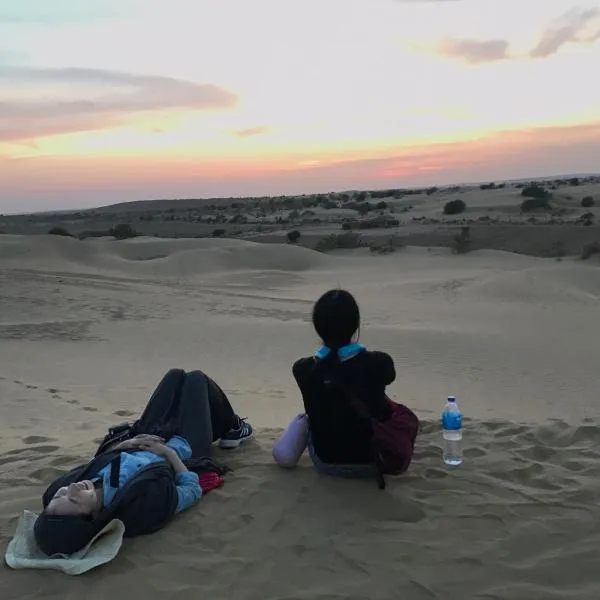 Amazing Desert Camp，位于Chhilro的酒店