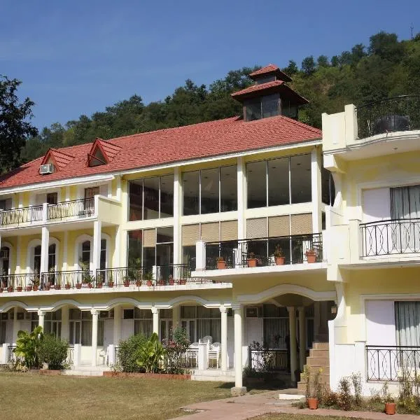 河畔度假酒店，位于Srīnagar的酒店
