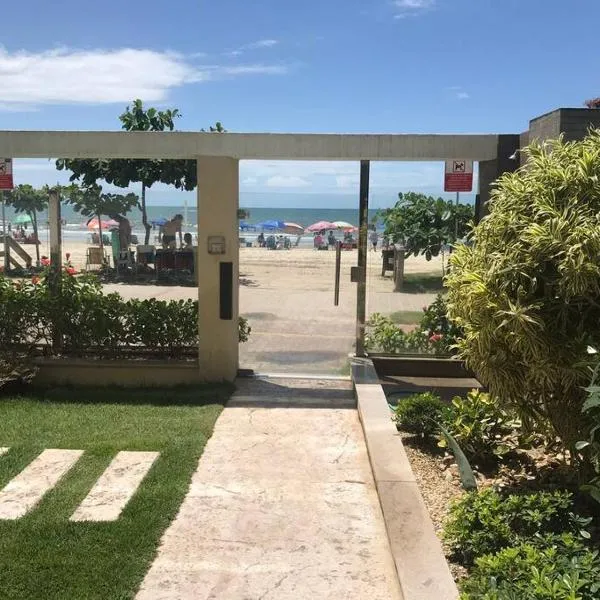 Apto com ótima localização, centro de Meia Praia，位于伊塔佩马的酒店