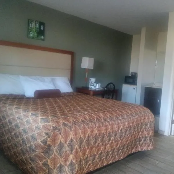 Maple leaf motel，位于Warren的酒店