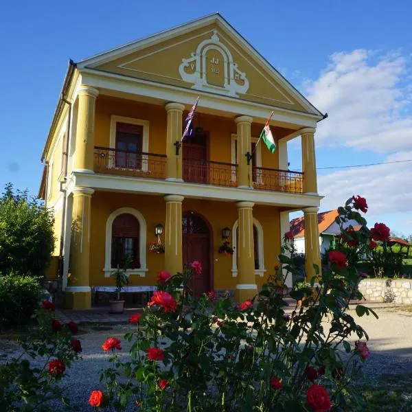 Joe Bácsi Rezidenciája，位于Áta的酒店