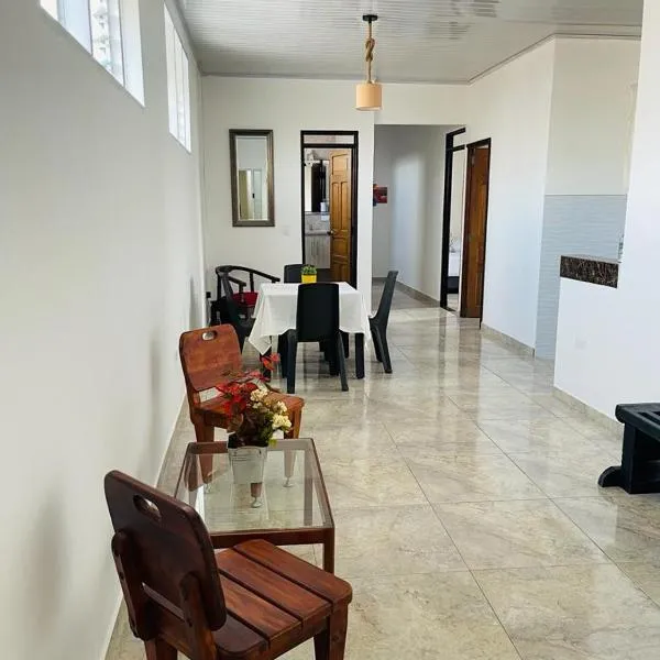 Apartamento Familiar Buga - Basílica señor de los milagros N1，位于布加的酒店