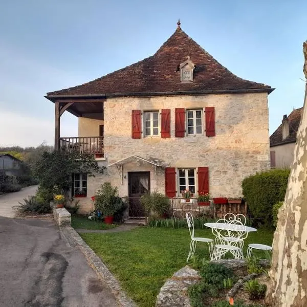 Character home in Loubressac close to Rocamadour，位于多尔多尼河畔博利厄的酒店