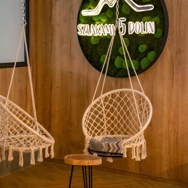 Szlakami 5 Dolin - apartamenty obok Doliny Strążyskiej - sauna i parking GRATIS!，位于扎科帕内的酒店