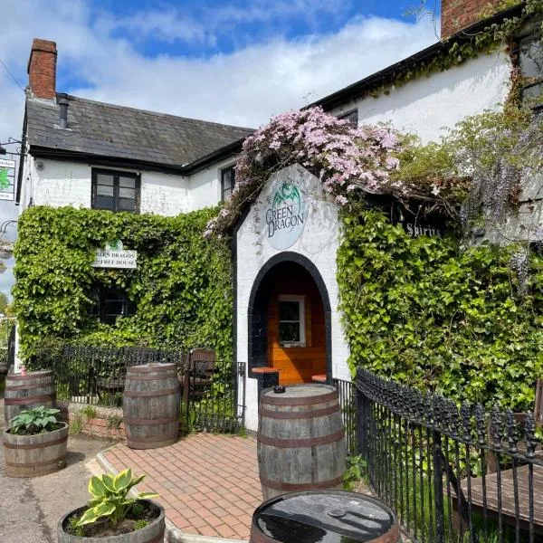 The Green Dragon，位于Bishops Frome的酒店