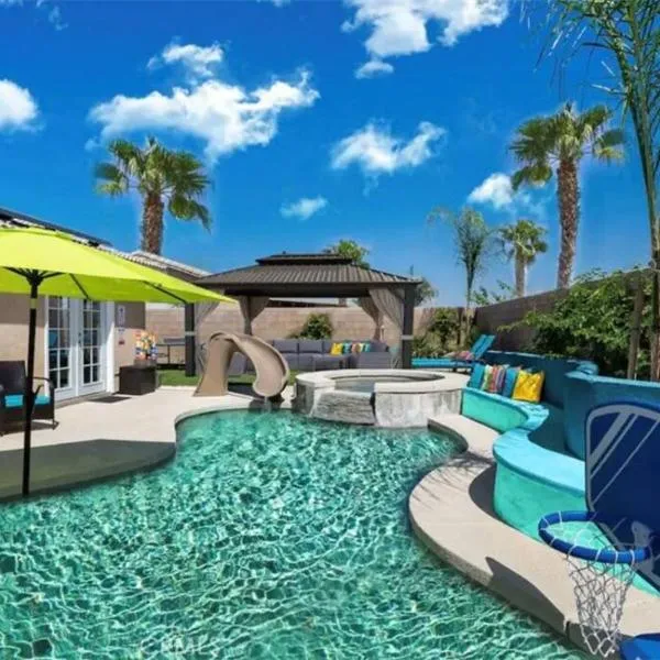 Desert Bliss Paradise - Arcade, Casino, Play Area ,Pool , Hot tub，位于印地欧的酒店