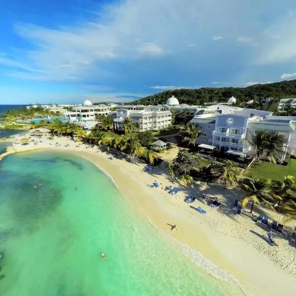 牙买加帕拉丢姆度假村及Spa全包大酒店，位于Sandy Bay的酒店