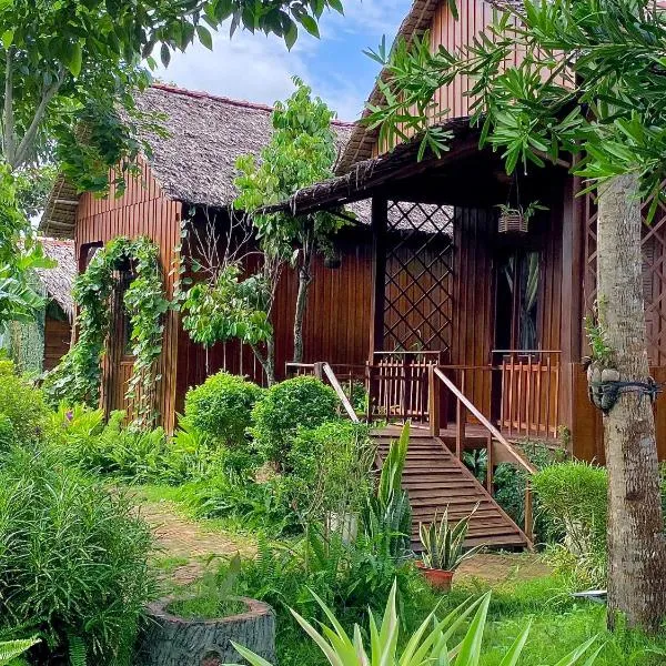 Muong Dinh Lodge，位于Ấp Nhơn Bình的酒店