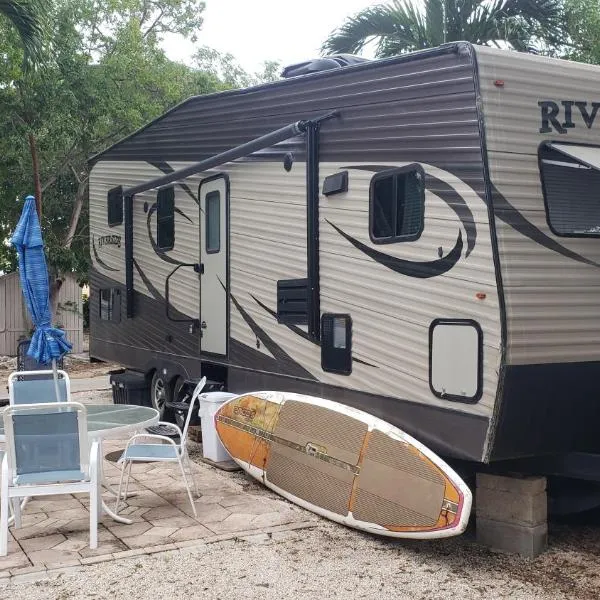 Tiny House RV, Kayak，位于基拉戈的酒店
