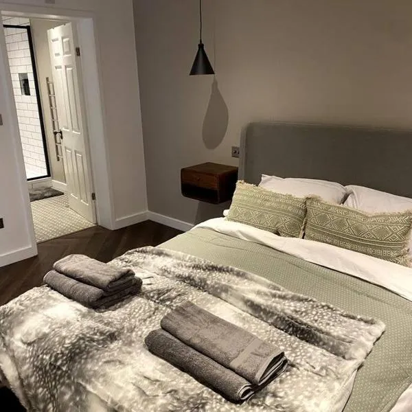 The Retreat, luxury studio apartment in Bath with parking，位于巴斯的酒店