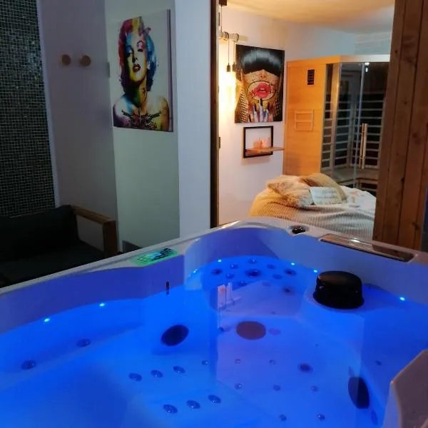 Gîtes déco pop et chaleureuse avec jacuzzi, sauna, piece coquine，位于加来的酒店