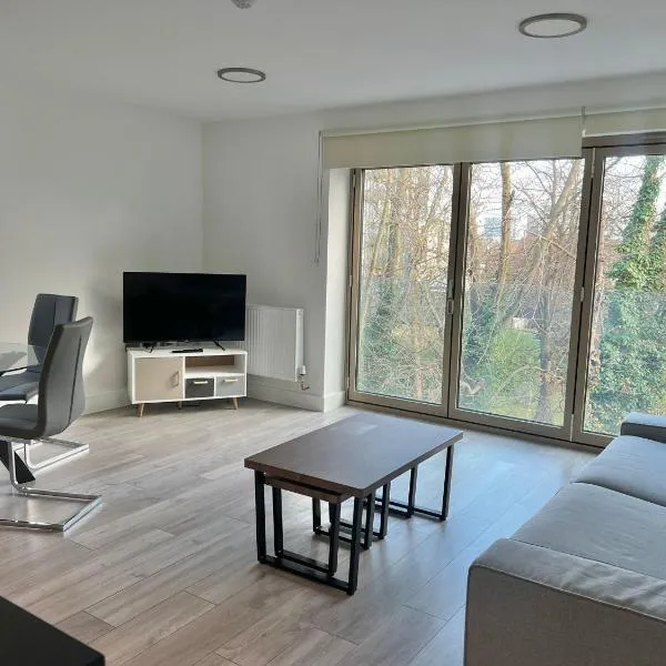 Kensington House by Solitaire Suites，位于斯劳的酒店