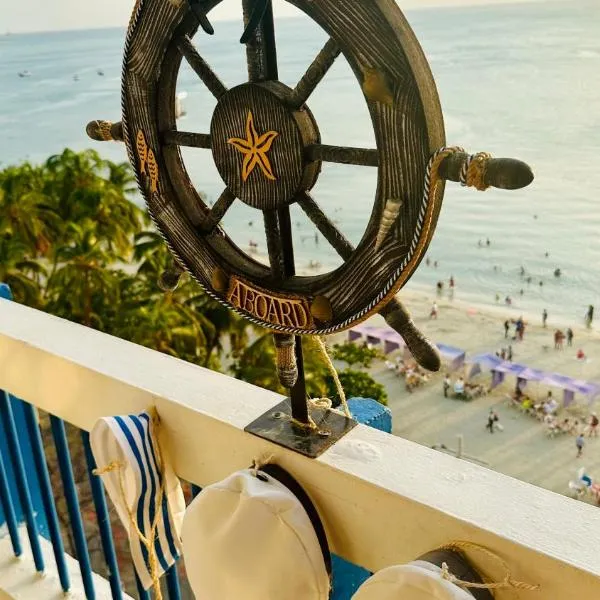 Aptartamentos Temáticos con balcón panorámico frente a la Playa，位于圣玛尔塔的酒店