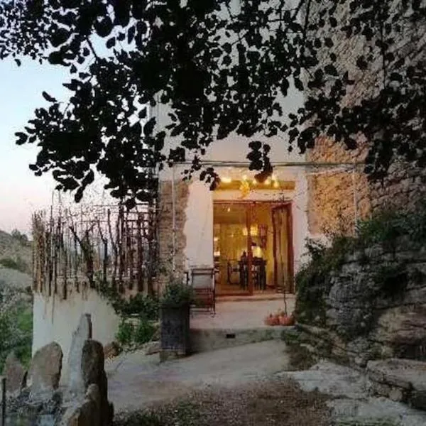 La LUNA Casa rural Vall de Gallinera refugio，位于Patró的酒店