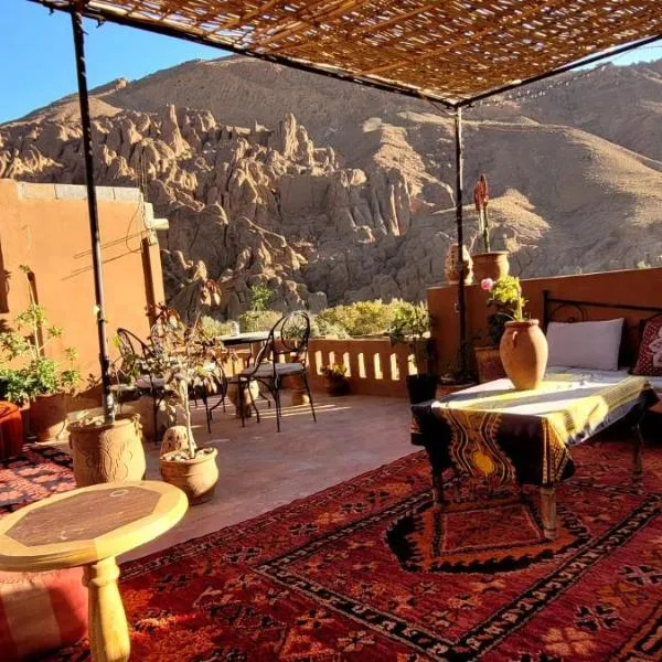 Tafsut dades guesthouse stay with locals，位于Tamellalt的酒店