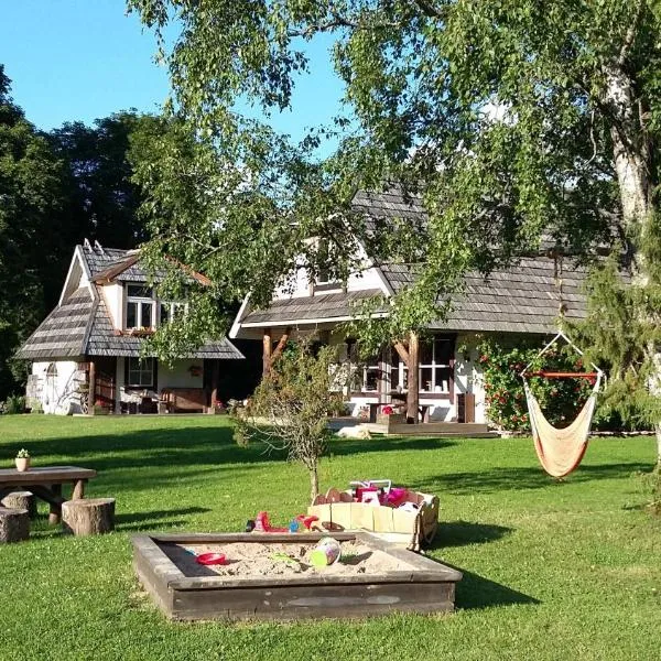 Kardoni Puhkelaager，位于Saareküla的酒店