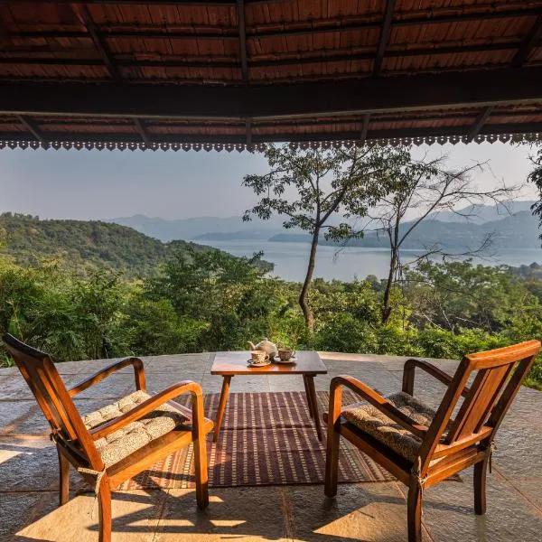 SaffronStays Sunkissed - 2 Bedroom Infinity Pool Villa in Mulshi，位于Mulshi的酒店